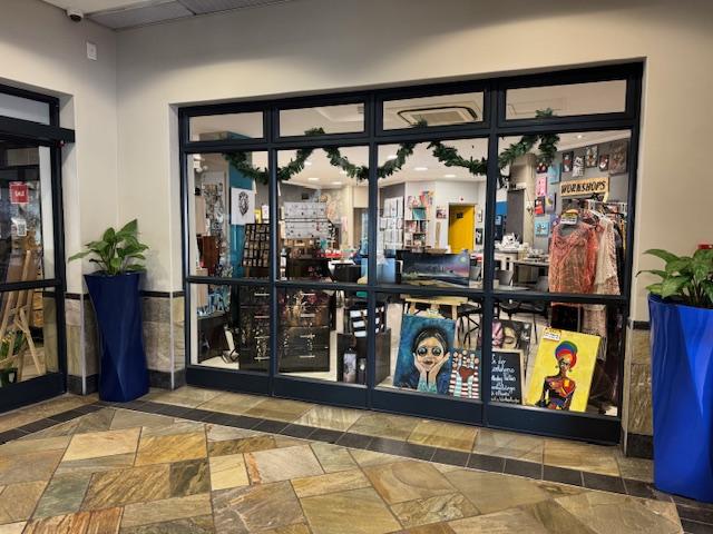 To Let commercial Property for Rent in Humewood Eastern Cape